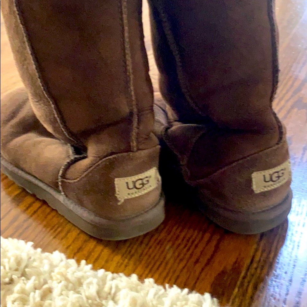 Uggs brown size 8 adults